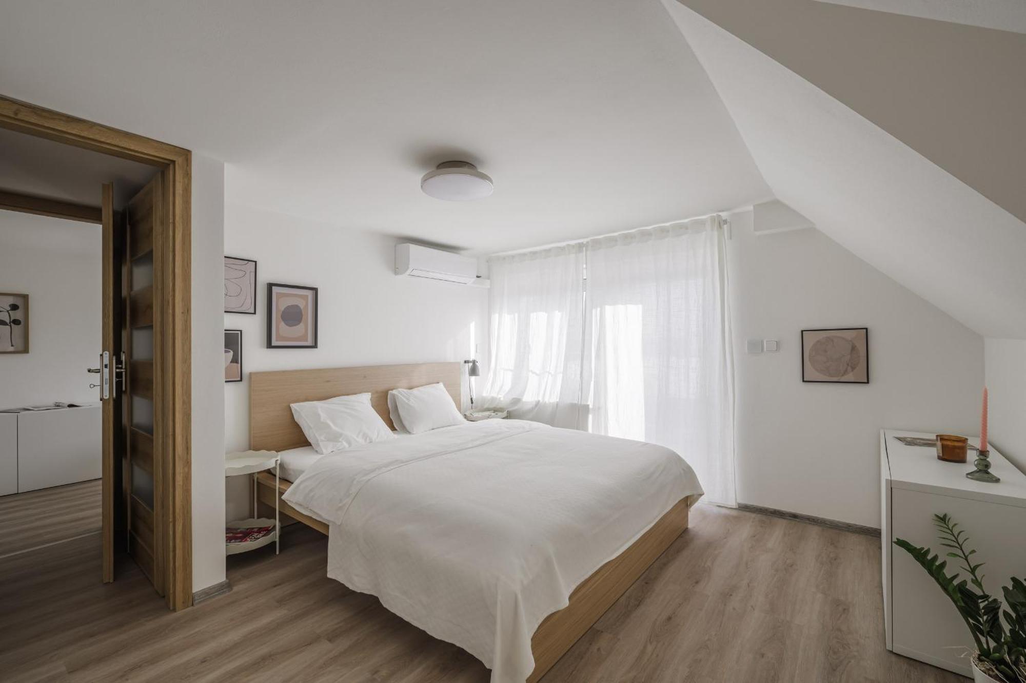 Spacious 4-story With Sauna & Garden Prázdninový dům *