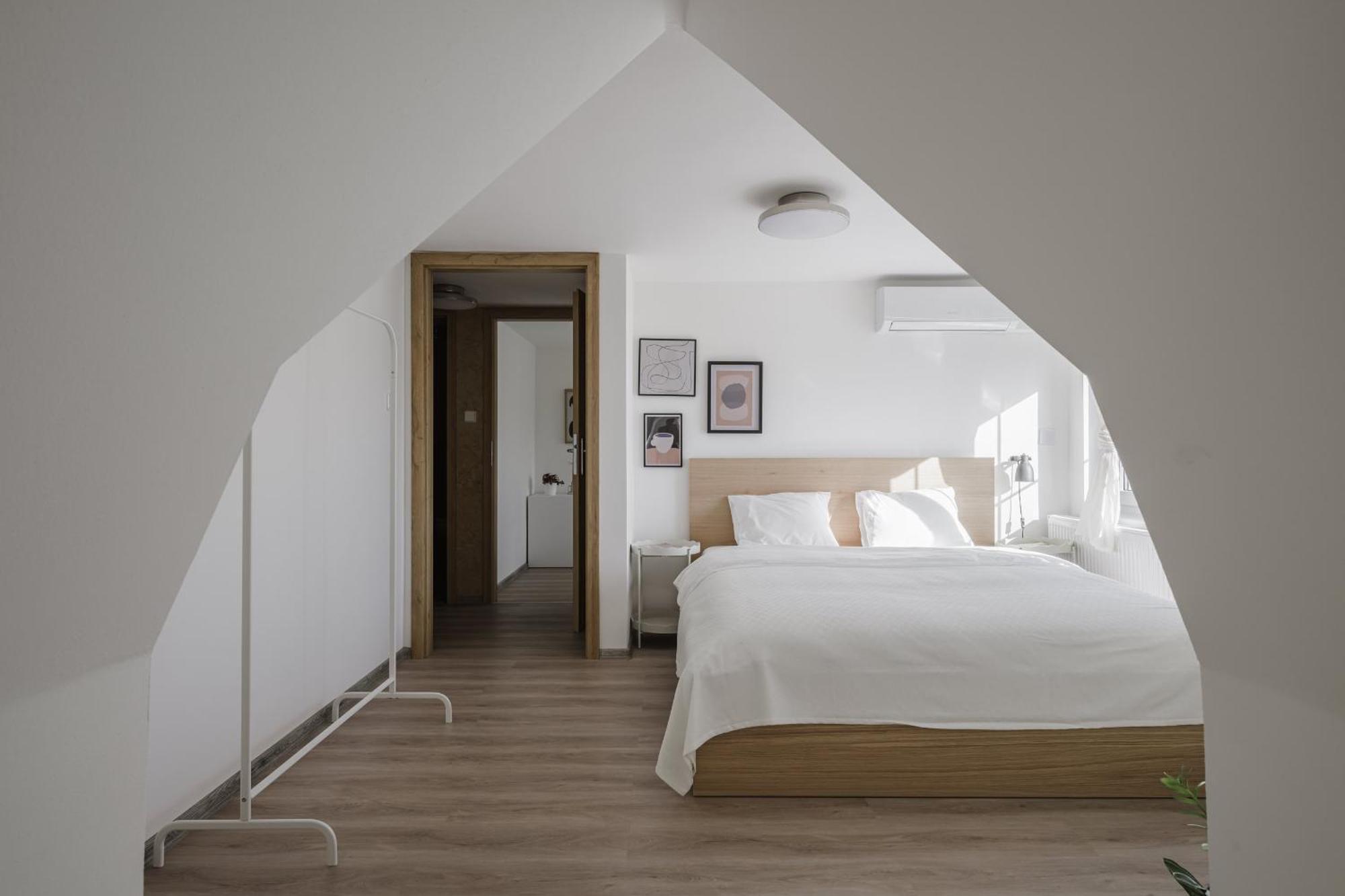 Spacious 4-story With Sauna & Garden *