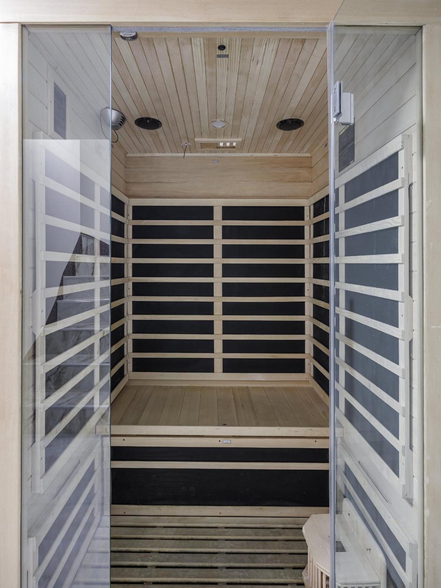 Casa vacanze Spacious 4-story With Sauna & Garden Praga